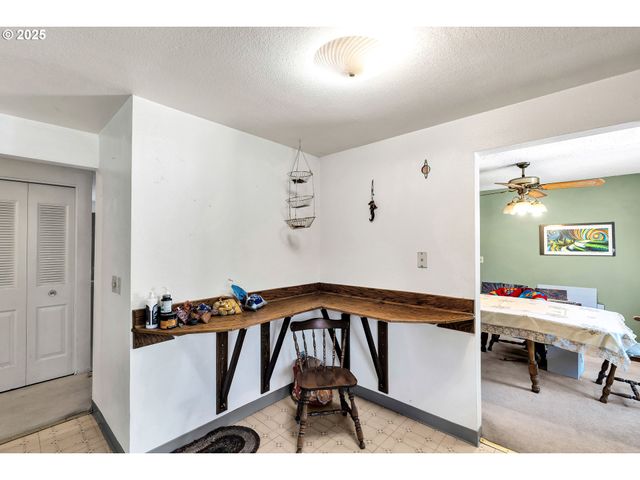 3555 Ne AZALEA St, Hillsboro, OR 97124