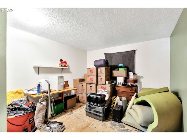 3555 Ne AZALEA St, Hillsboro, OR 97124