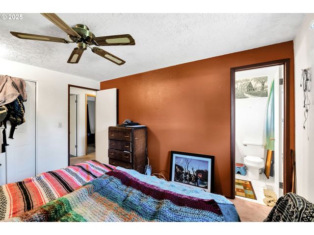 3555 Ne AZALEA St, Hillsboro, OR 97124