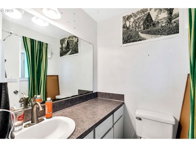 3555 Ne AZALEA St, Hillsboro, OR 97124