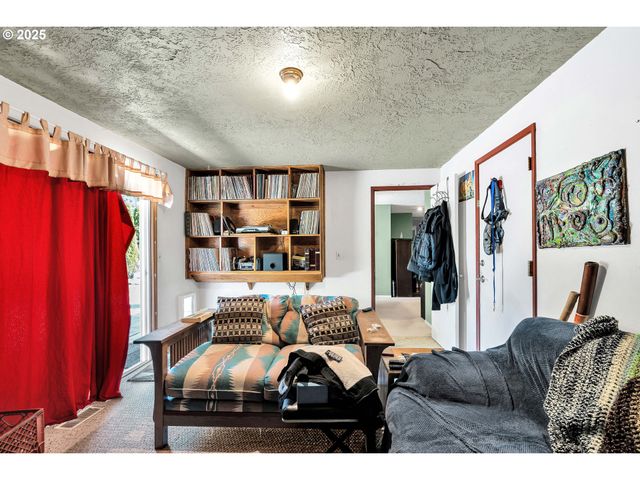 3555 Ne AZALEA St, Hillsboro, OR 97124