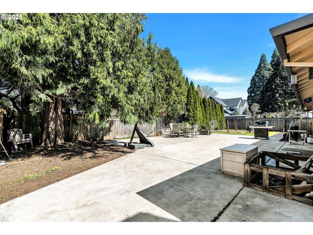 3555 Ne AZALEA St, Hillsboro, OR 97124