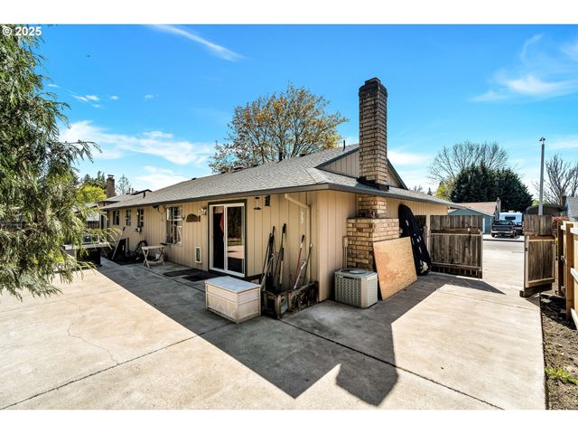 3555 Ne AZALEA St, Hillsboro, OR 97124