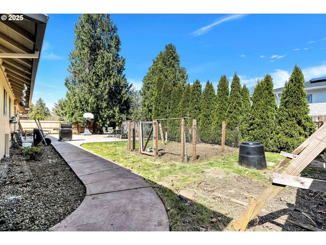 3555 Ne AZALEA St, Hillsboro, OR 97124