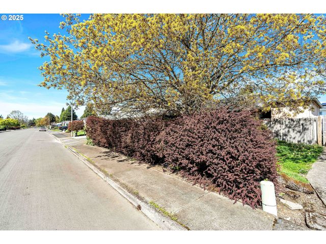 3555 Ne AZALEA St, Hillsboro, OR 97124
