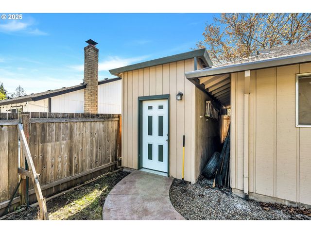 3555 Ne AZALEA St, Hillsboro, OR 97124
