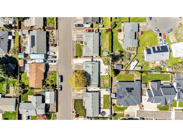 3555 Ne AZALEA St, Hillsboro, OR 97124