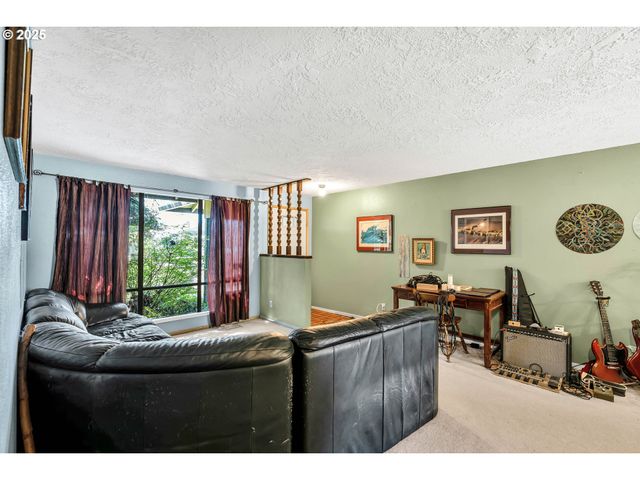 3555 Ne AZALEA St, Hillsboro, OR 97124