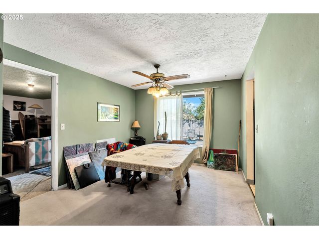 3555 Ne AZALEA St, Hillsboro, OR 97124