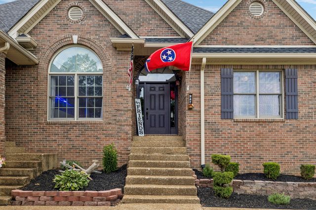 947 Bold Springs Rd, Mc Ewen, TN 37101
