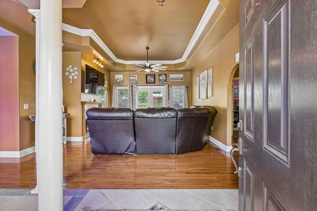 947 Bold Springs Rd, Mc Ewen, TN 37101