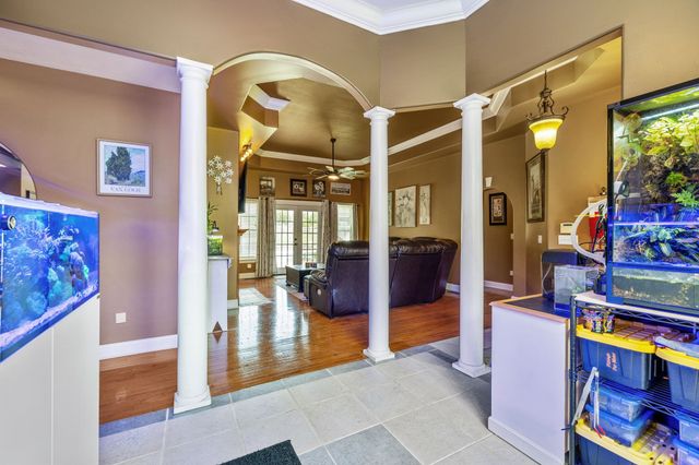 947 Bold Springs Rd, Mc Ewen, TN 37101