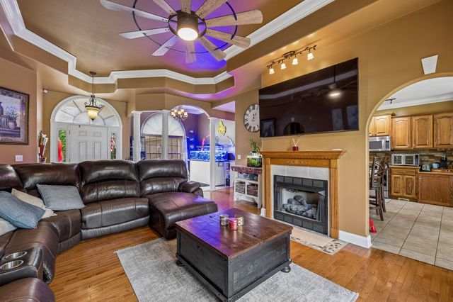 947 Bold Springs Rd, Mc Ewen, TN 37101