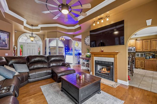 947 Bold Springs Rd, Mc Ewen, TN 37101