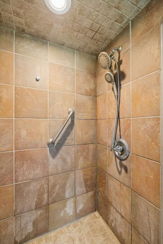 947 Bold Springs Rd, Mc Ewen, TN 37101
