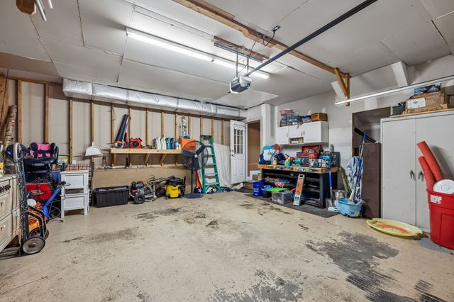 947 Bold Springs Rd, Mc Ewen, TN 37101