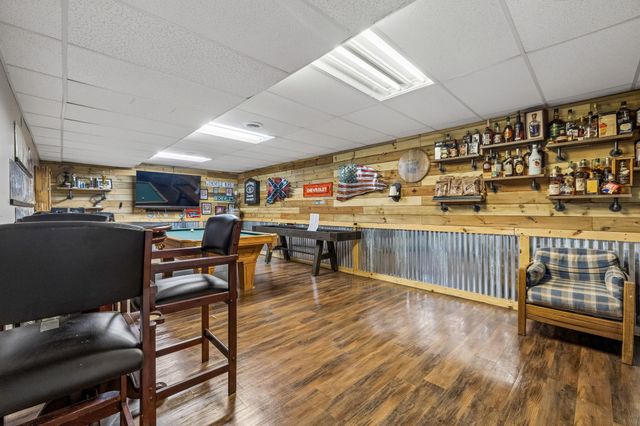 947 Bold Springs Rd, Mc Ewen, TN 37101