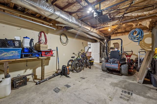 947 Bold Springs Rd, Mc Ewen, TN 37101