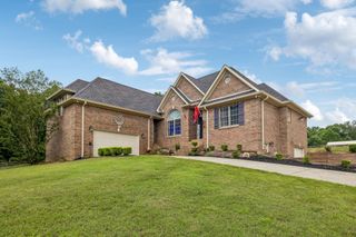 947 Bold Springs Rd, Mc Ewen, TN 37101
