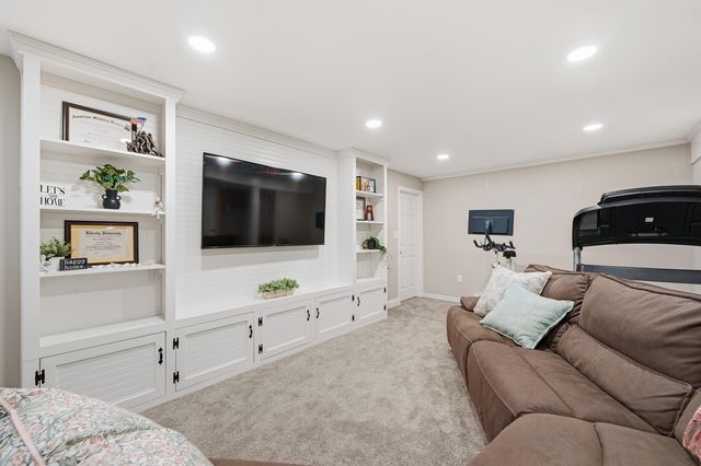 157 Mission Avenue, Manchester, NH 03104