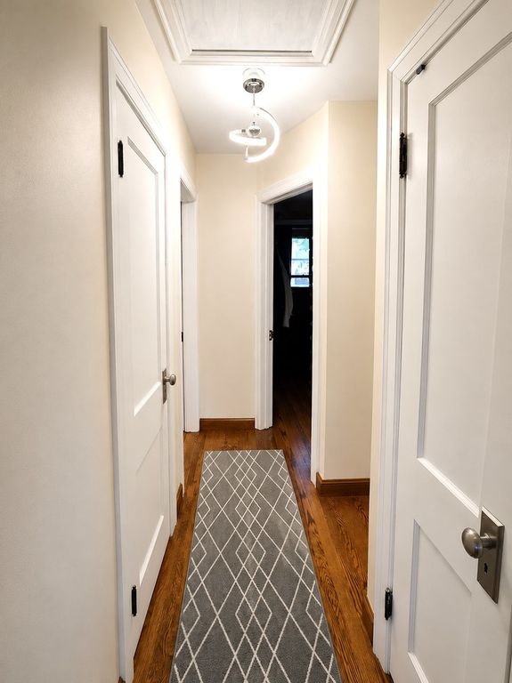 Image 9 of property listing at 1309 13th Avenue, Sterling, IL 61081