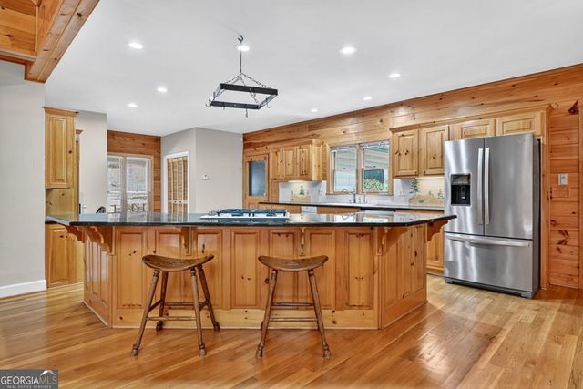 88 Pauls Lane, Ellijay, GA 30536
