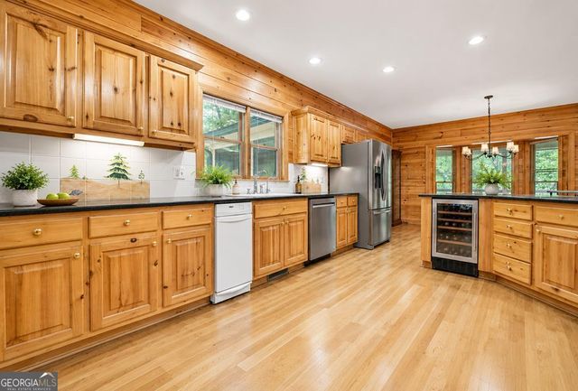 88 Pauls Lane, Ellijay, GA 30536