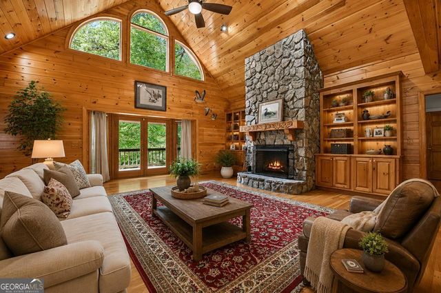 88 Pauls Lane, Ellijay, GA 30536