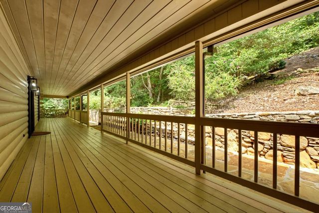 88 Pauls Lane, Ellijay, GA 30536