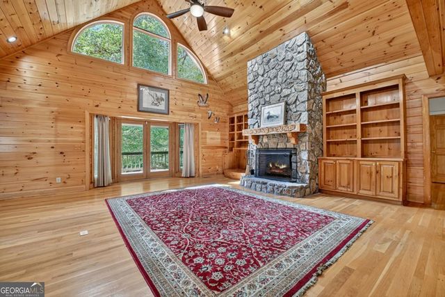 88 Pauls Lane, Ellijay, GA 30536
