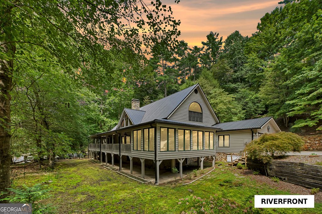 88 Pauls Lane, Ellijay, GA 30536