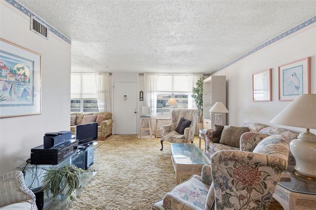 4890 BAY STREET NE 326, St Petersburg, FL 33703