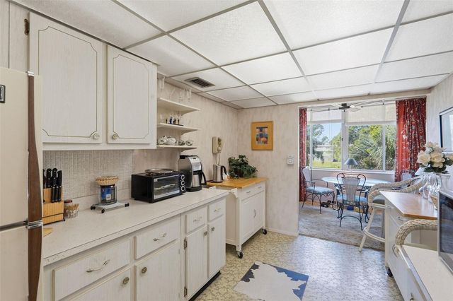 4890 BAY STREET NE 326, St Petersburg, FL 33703