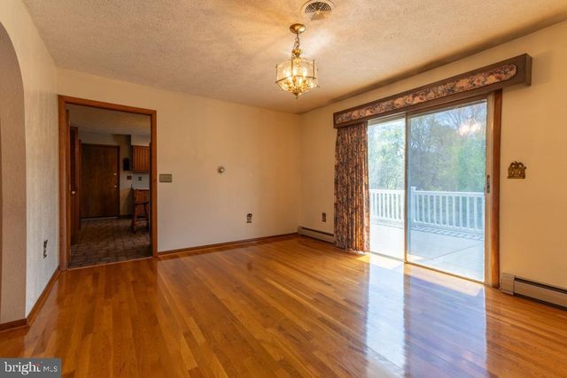 16 MARVA CT, Martinsburg, WV 25404