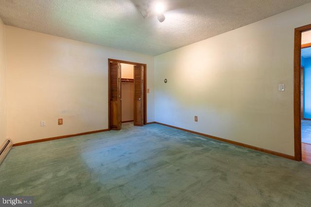 16 MARVA CT, Martinsburg, WV 25404