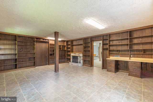 16 MARVA CT, Martinsburg, WV 25404