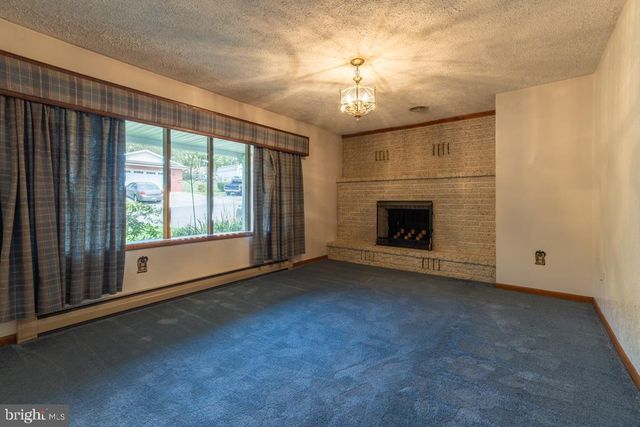16 MARVA CT, Martinsburg, WV 25404