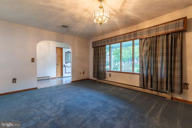 16 MARVA CT, Martinsburg, WV 25404