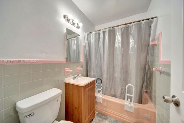 890 NE 138th Street, North Miami, FL 33161