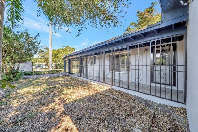 890 NE 138th Street, North Miami, FL 33161