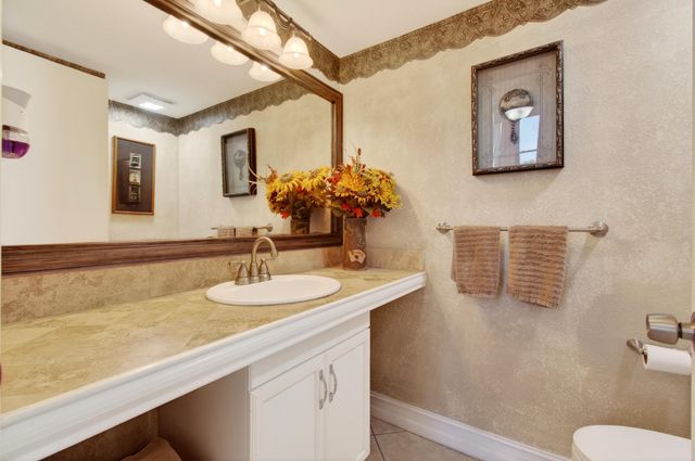 2303 Bridgewood Drive 2303, Boca Raton, FL 33434