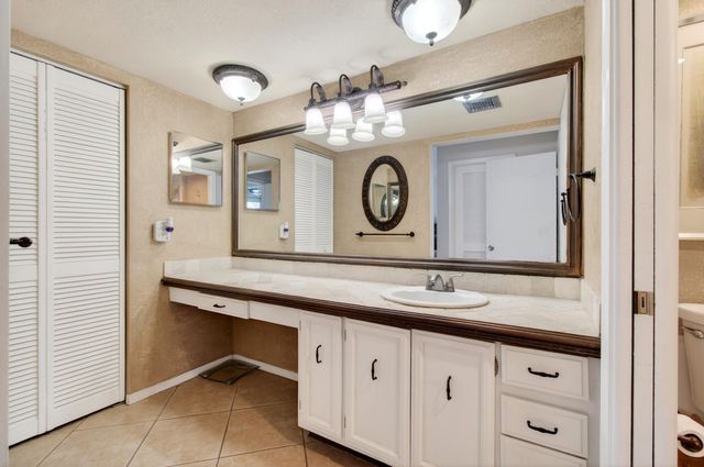 2303 Bridgewood Drive 2303, Boca Raton, FL 33434