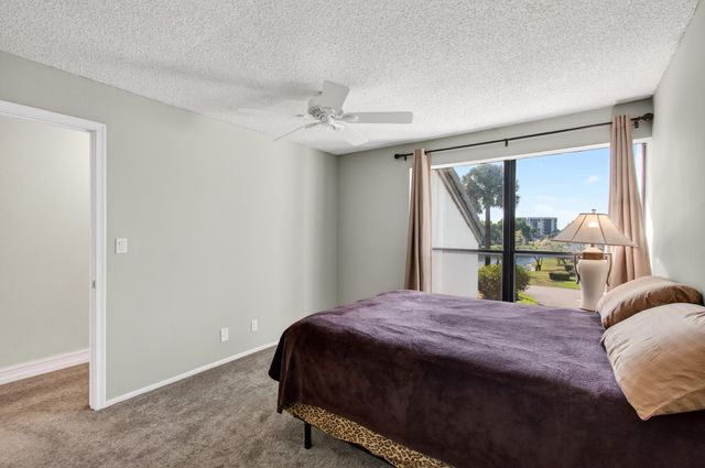 2303 Bridgewood Drive 2303, Boca Raton, FL 33434