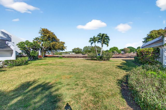 2303 Bridgewood Drive 2303, Boca Raton, FL 33434