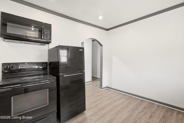 4002 Greenwood Ave, Louisville, KY 40211