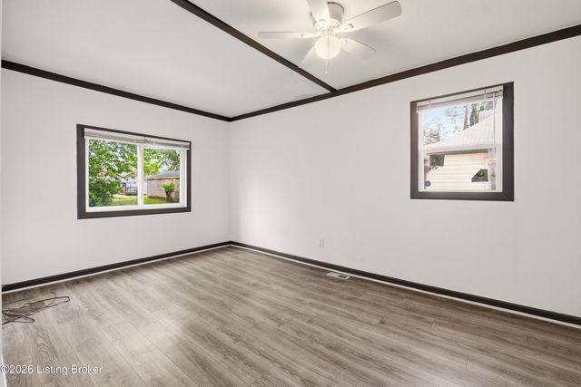 4002 Greenwood Ave, Louisville, KY 40211