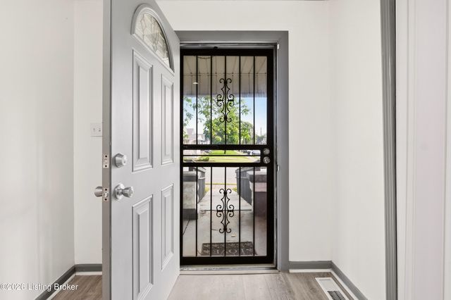 4002 Greenwood Ave, Louisville, KY 40211