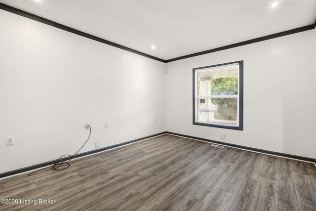 4002 Greenwood Ave, Louisville, KY 40211