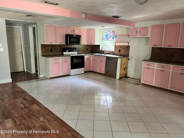 6063 Airmont Drive, Spring Hill, FL 34606