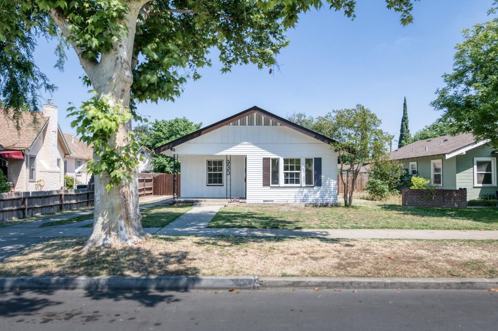Image 3 of property listing at 930 N Arthur Avenue, Fresno, CA 93728